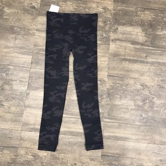 NWT Spanx By Sara Blakely Look At Me Now Leggings Black Camo size XS $68 - Picture 7 of 8